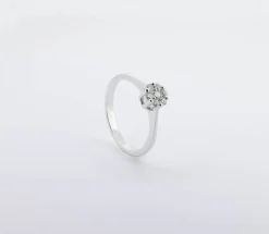 ANILLO ORO 18 KILATES CON DIAMANTE
