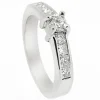 ANILLO ORO 18 KILATES CON DIAMANTES