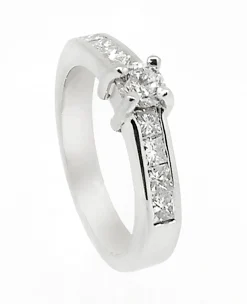 ANILLO ORO 18 KILATES CON DIAMANTES