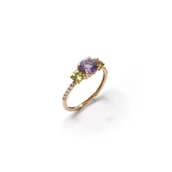 ANILLO ORO 18 KILATES CON DIAMANTES, AMATISTA Y OLIVINOS