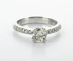 ANILLO ORO 18 KILATES CON DIAMANTES