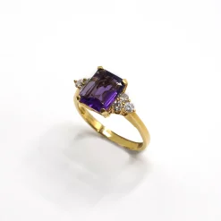 ANILLO ORO 18 KILATES CON DIAMANTES Y CUARZOS HIDROTERMALES