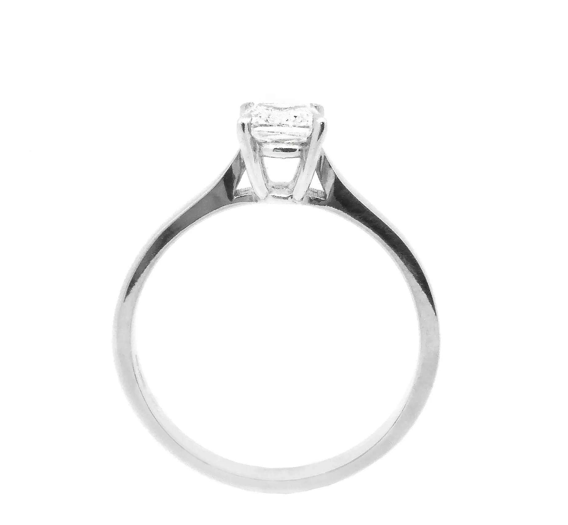 ANILLO ORO 18 KILATES CON DIAMANTE