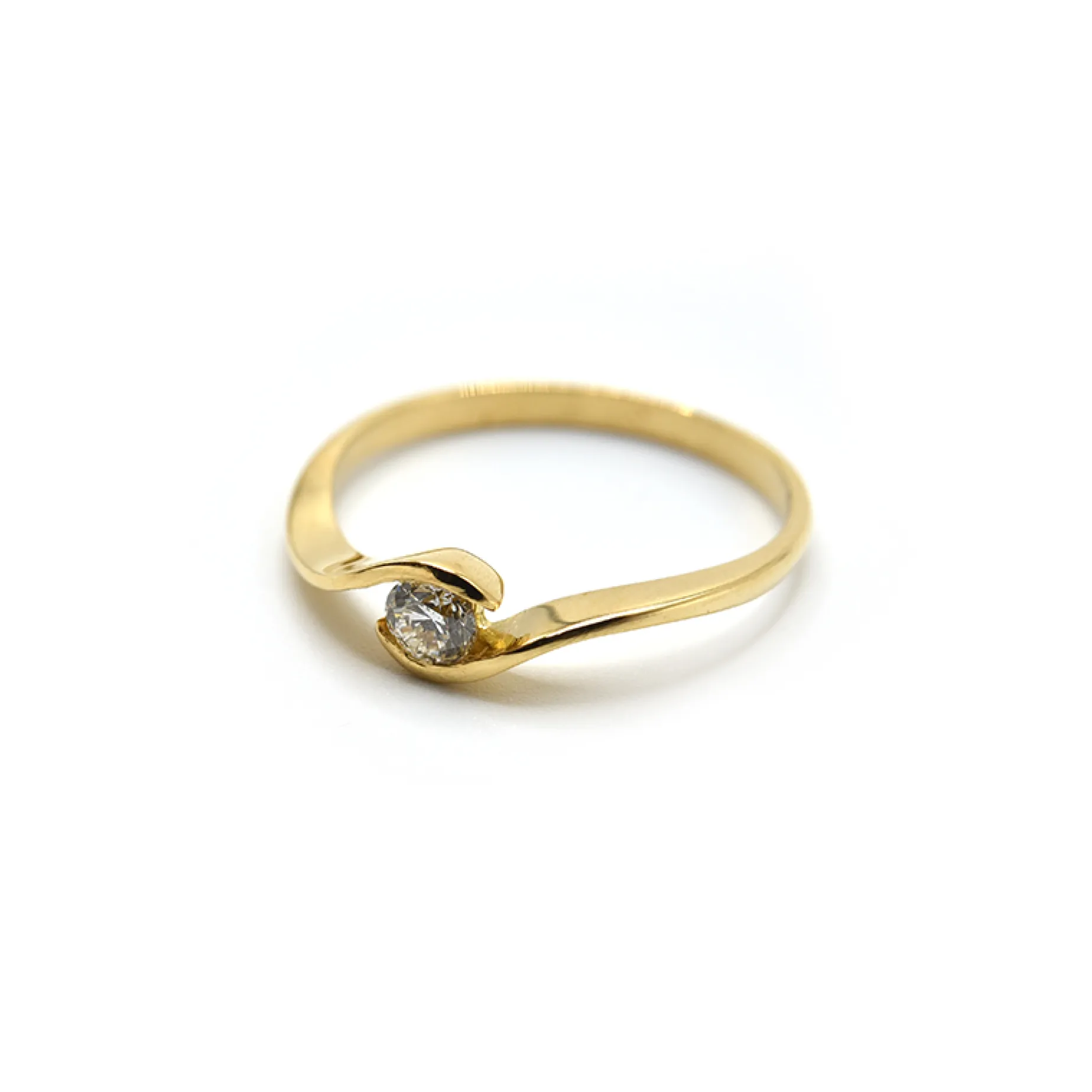 ANILLO ORO 18 KILATES CON DIAMANTES