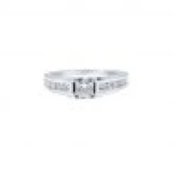 ANILLO ORO 18 KILATES CON DIAMANTES