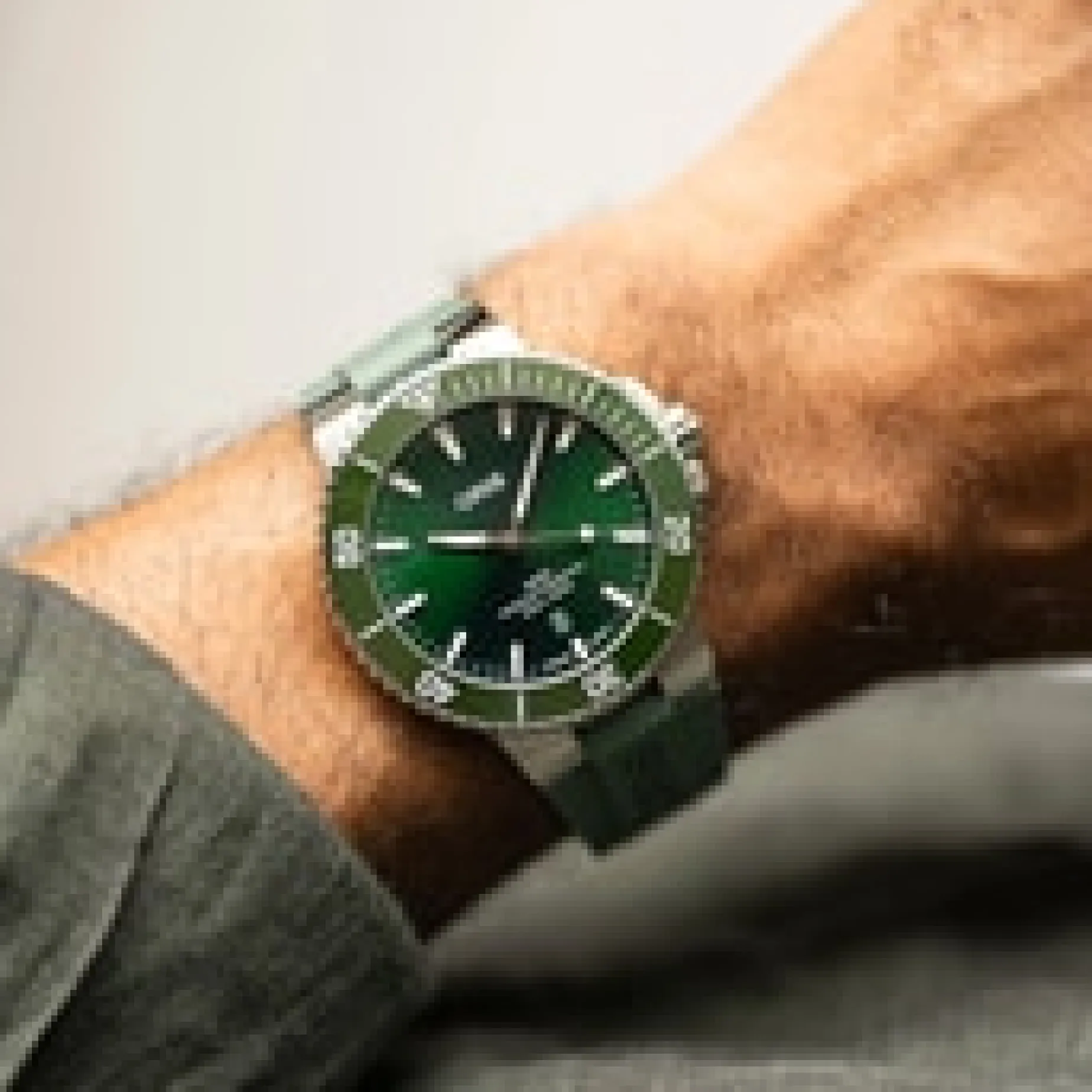 ORIS AQUIS DATE