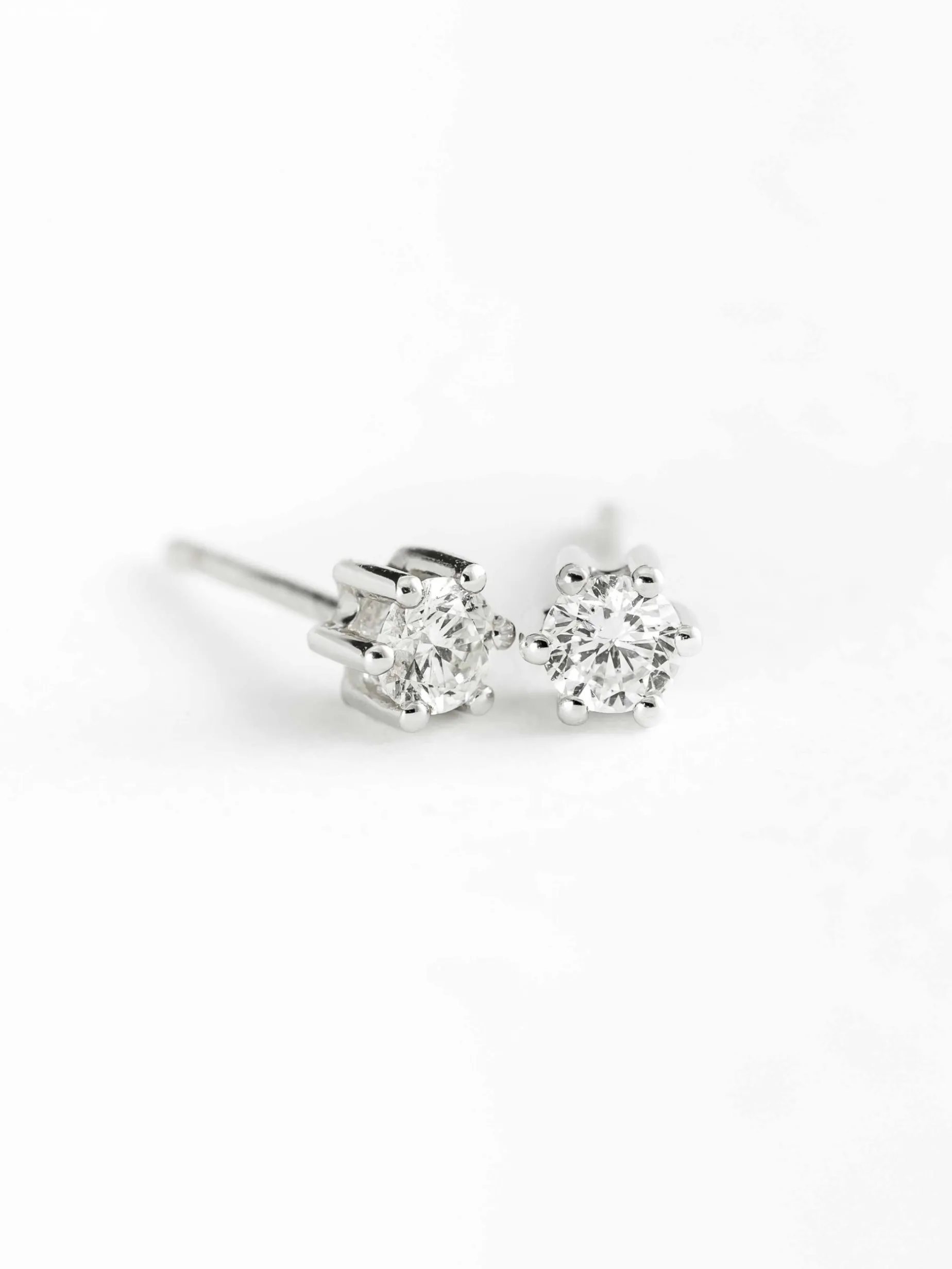 PENDIENTES ORO 18 KILATES CON DIAMANTES