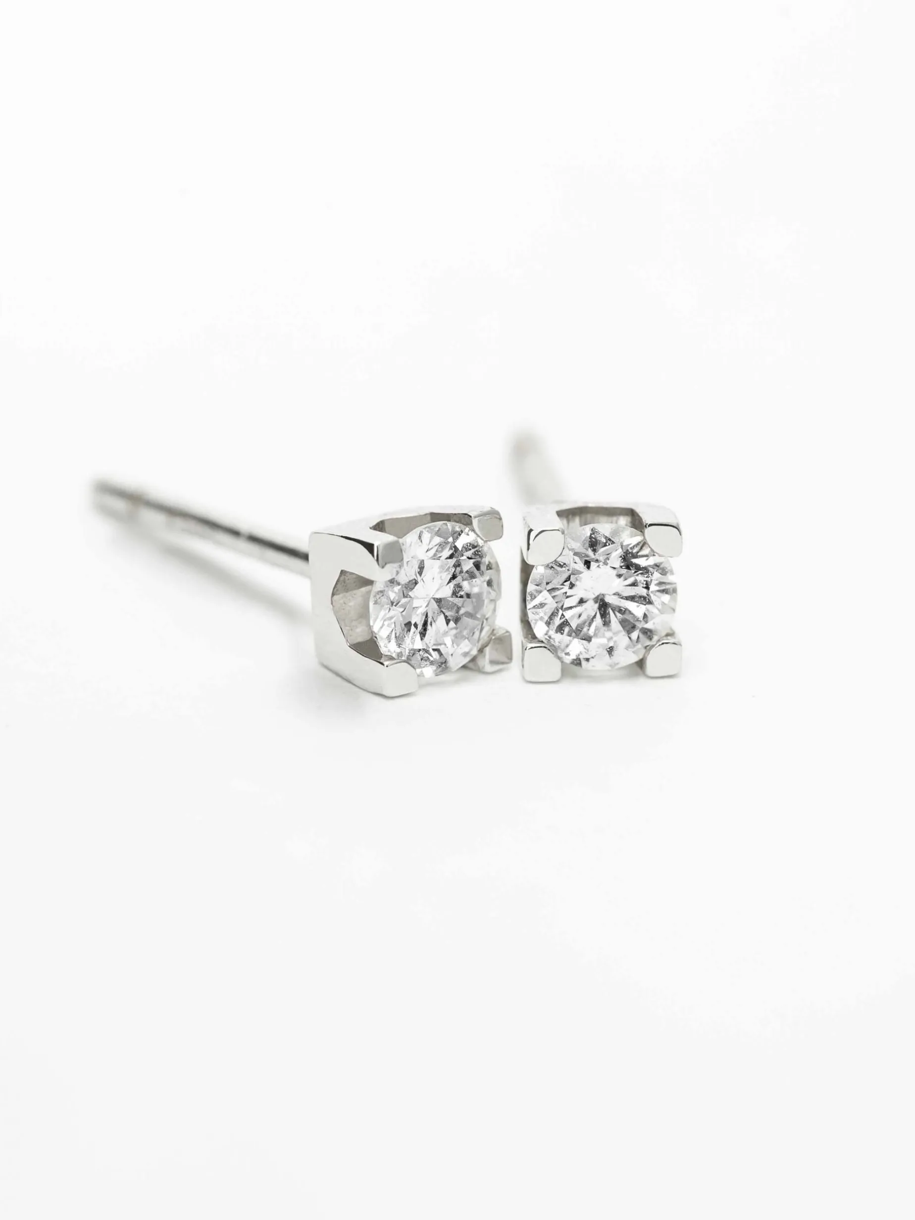 PENDIENTES ORO 18 KILATES CON DIAMANTES
